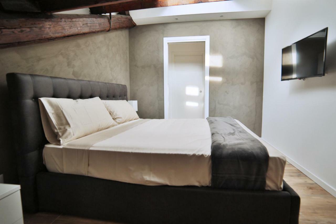 Ferienwohnung Moscova Attic Near Duomo Mailand Exterior foto